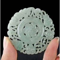 天然翡翠吊坠双面镂空雕刻挂坠-繁花似锦镂空牌